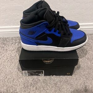 Air Jordan 1 MID (Hyper Royal)